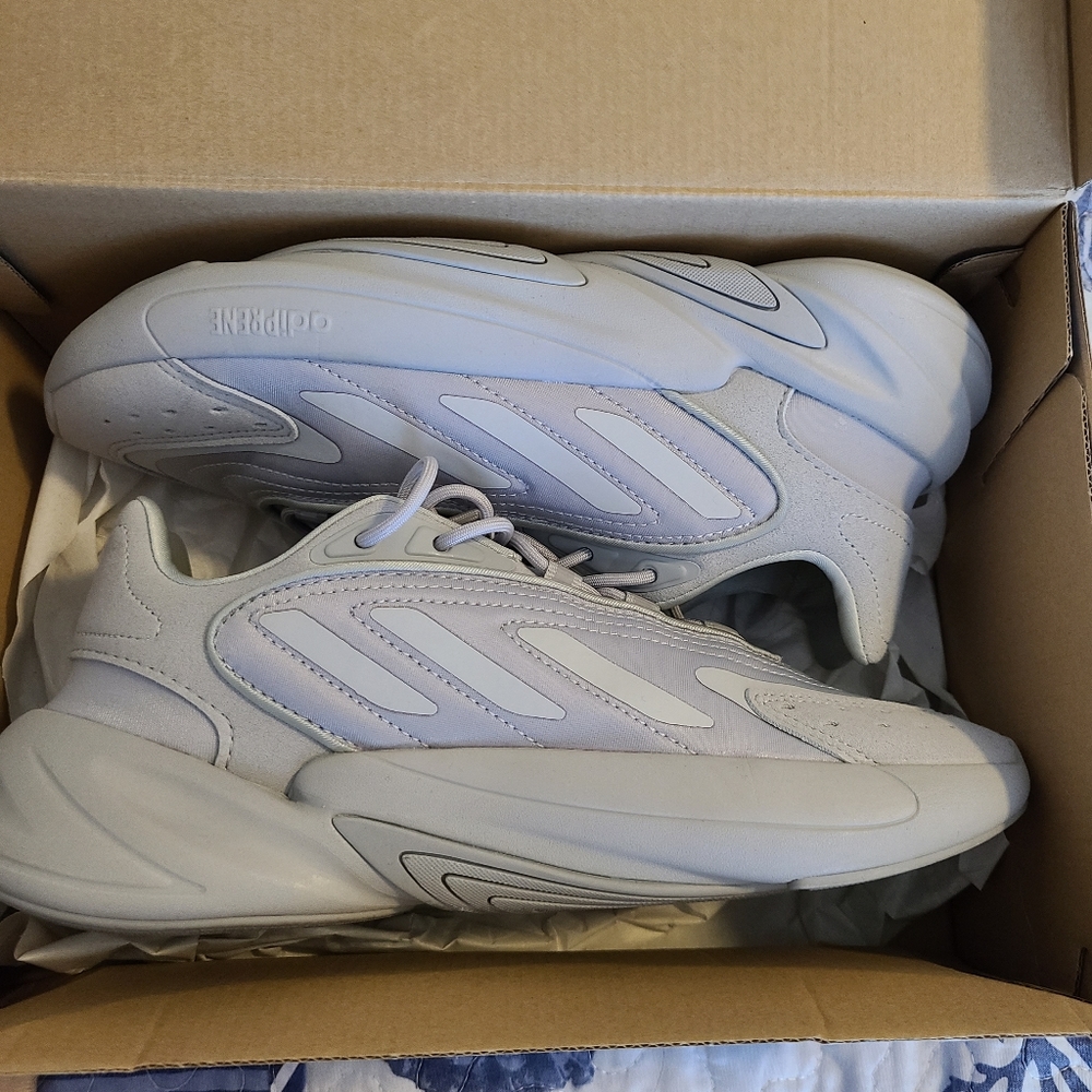 Adidas ozelia grey